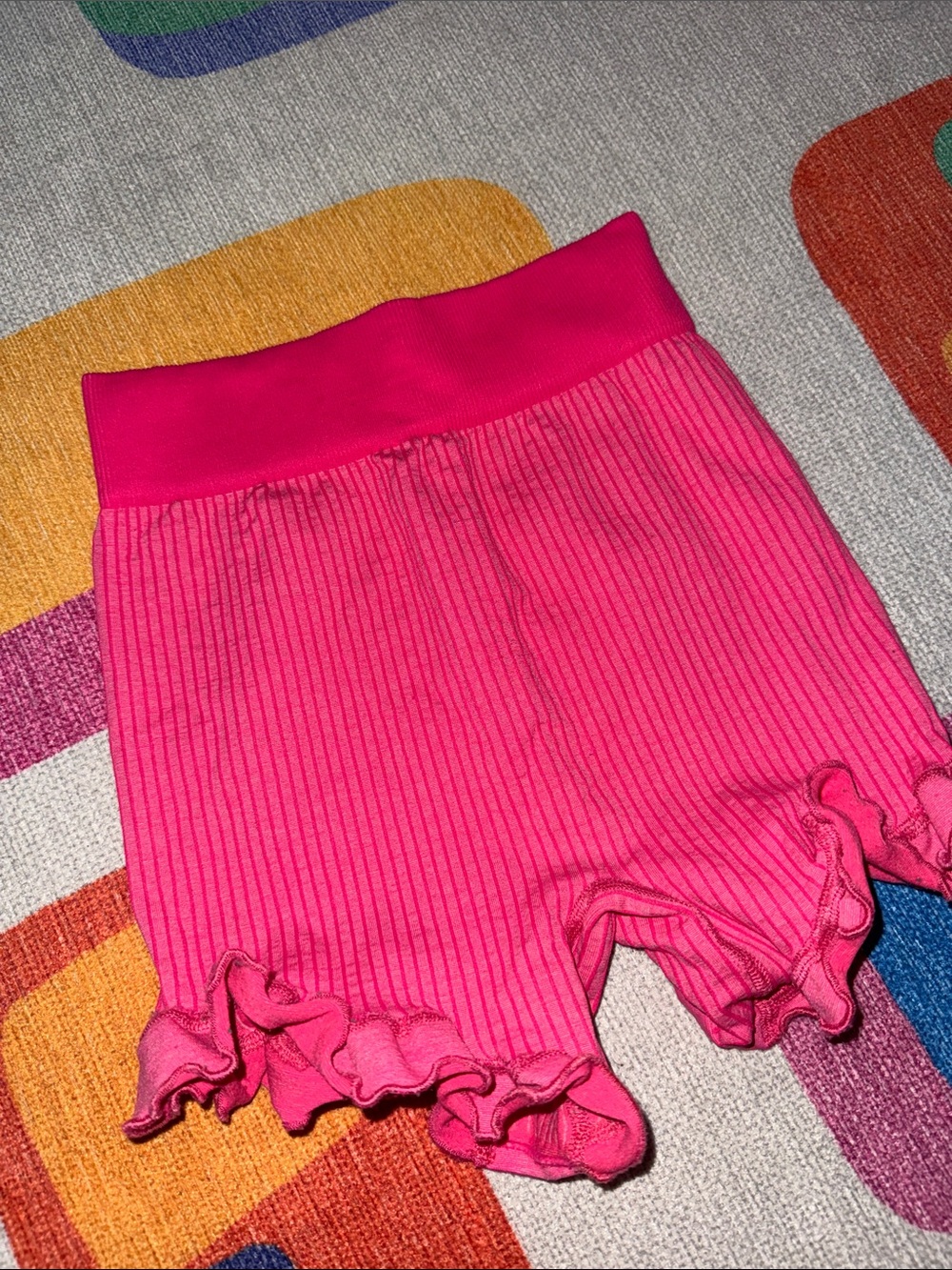FP movement Ribbed Ruffle biker Shorts - Pink